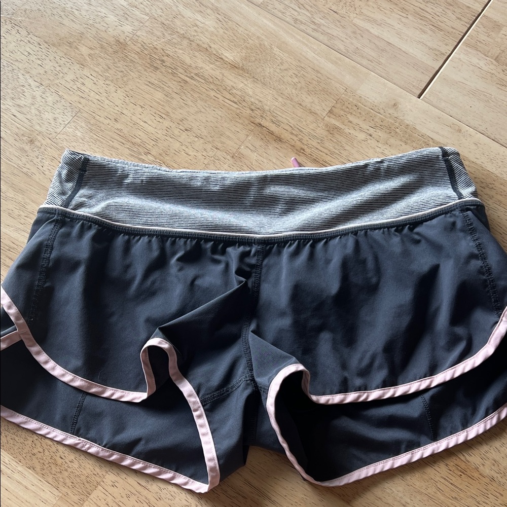Lululemon size 6 shorts